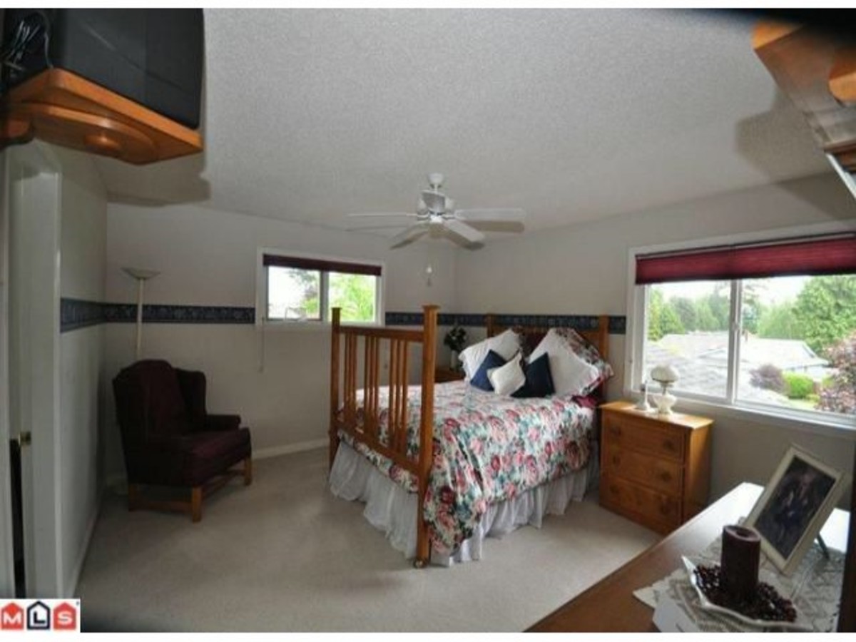 image-259541466-6.jpg at 13867 17a Avenue, Sunnyside Park Surrey, South Surrey White Rock