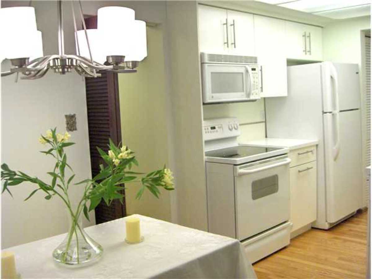 image-259763620-1.jpg at 104 - 123 19th Street, Central Lonsdale, North Vancouver