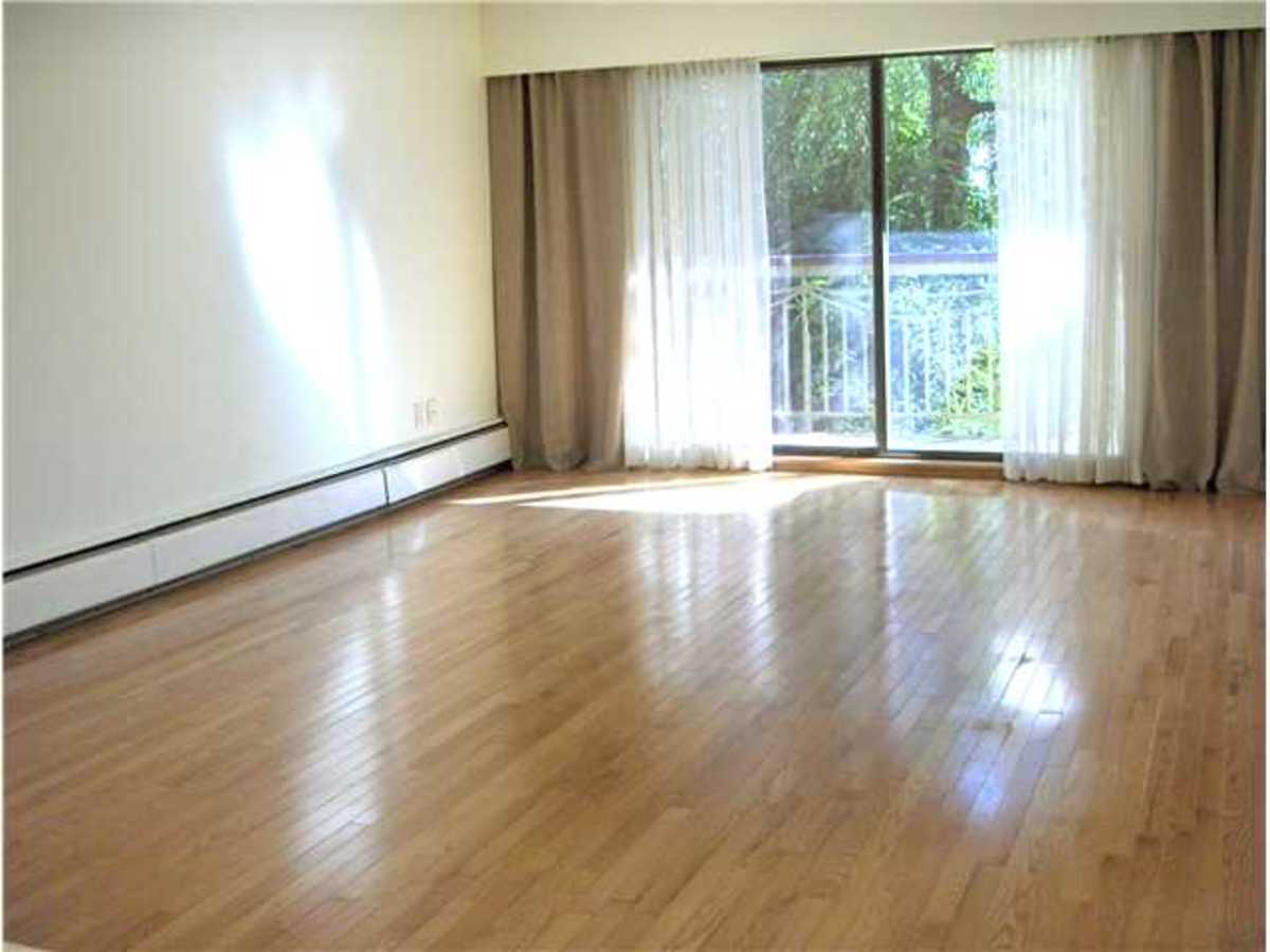 image-259763620-5.jpg at 104 - 123 19th Street, Central Lonsdale, North Vancouver