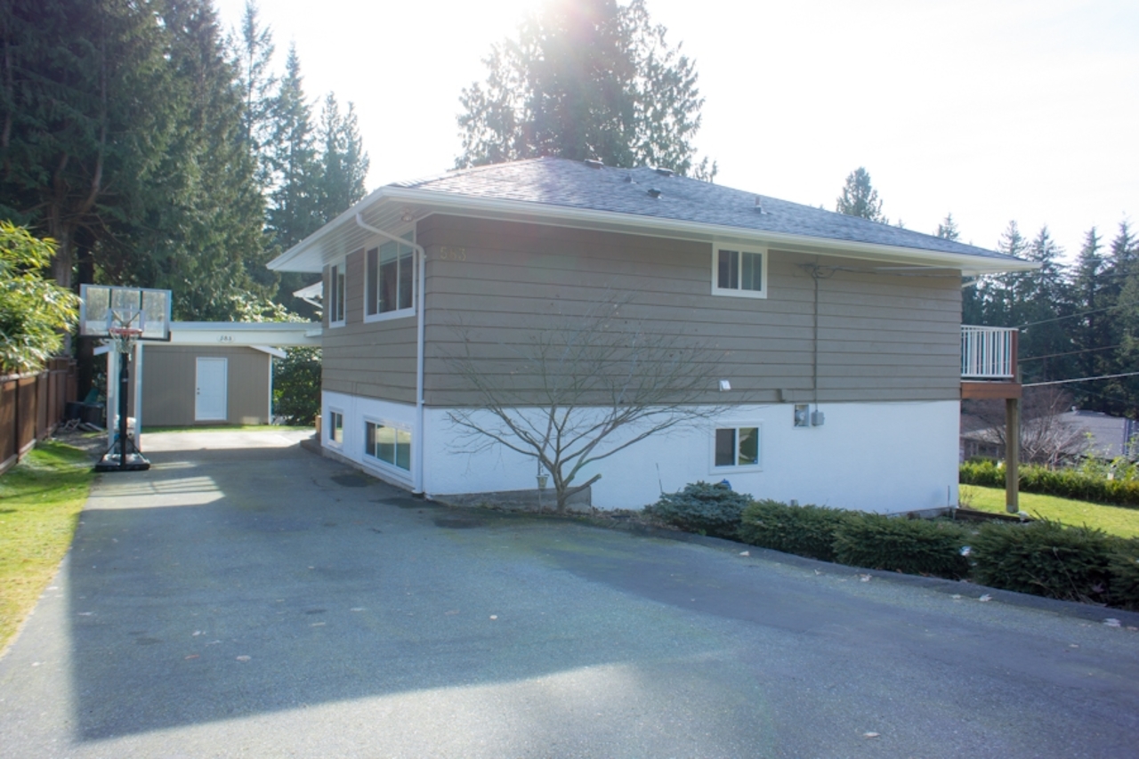 583deloress-feb10-25 at 583 Dolores Place, Upper Delbrook, North Vancouver