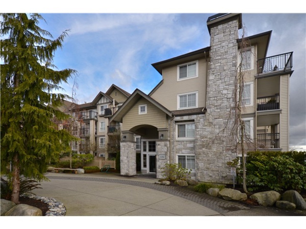 image-260077915-1.jpg at 103 - 1150 29th Street, Lynn Valley, North Vancouver