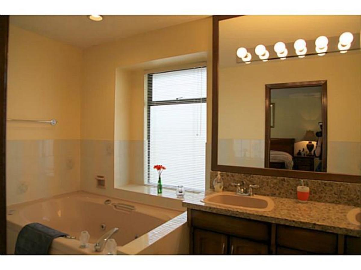 image-260502713-12.jpg at 3203 Huntleigh Crescent, Windsor Park NV, North Vancouver