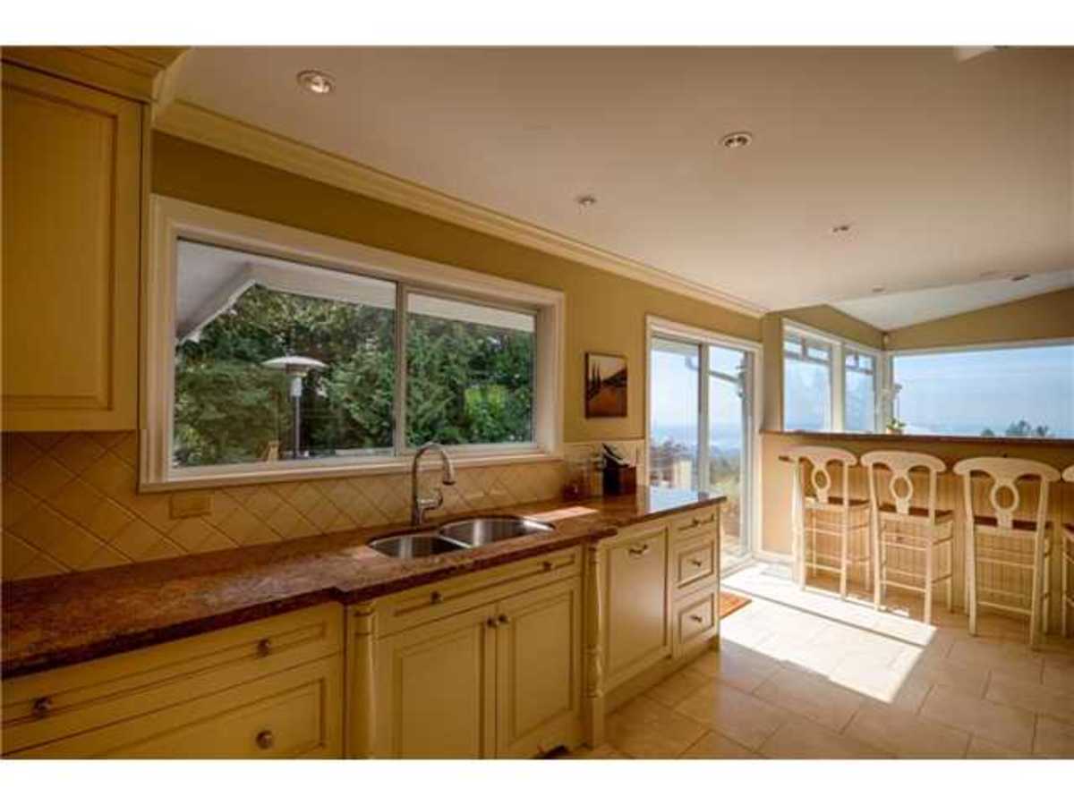 image-260515196-3.jpg at 200 Newdale Court, Upper Delbrook, North Vancouver