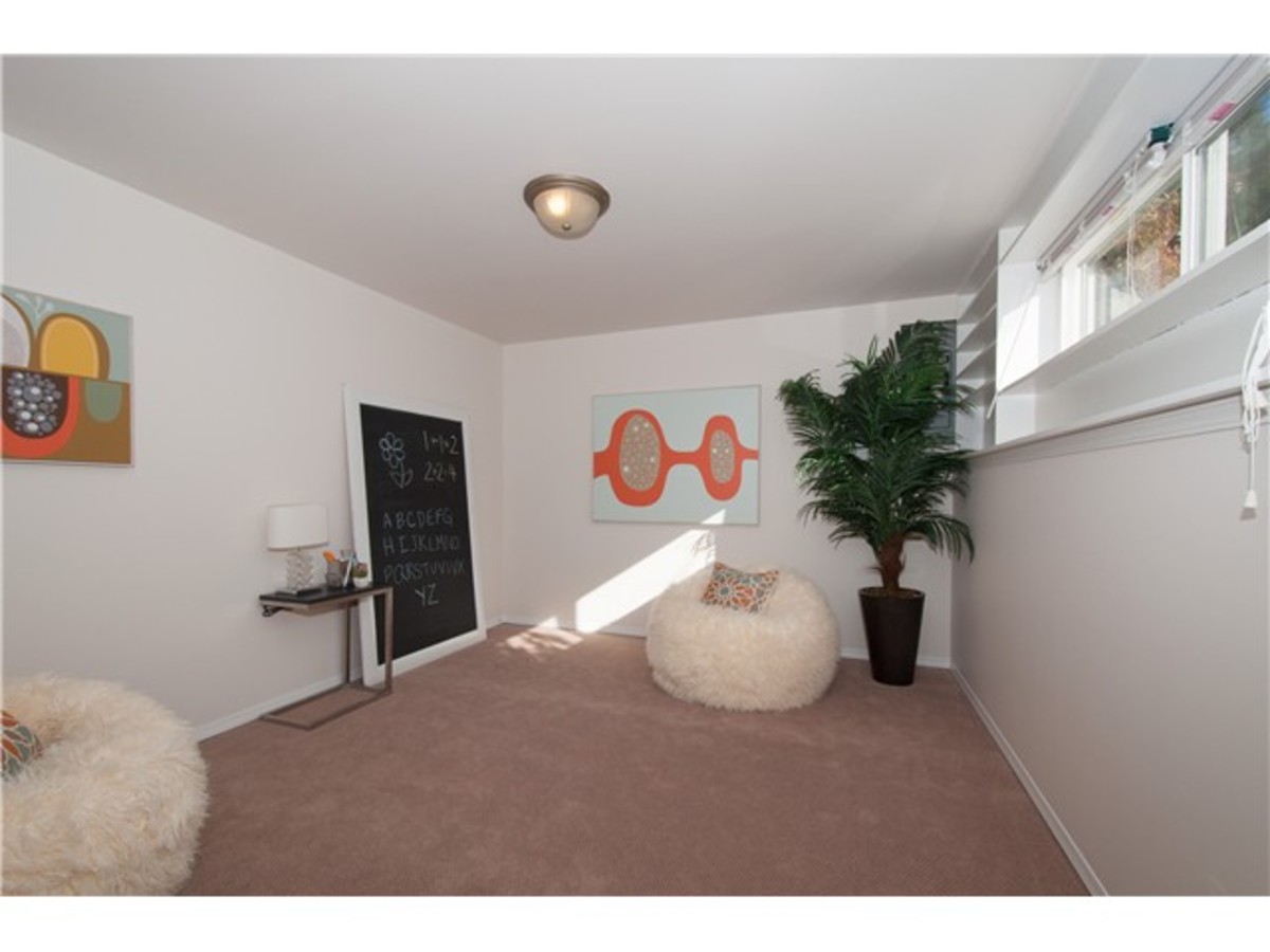 image-260588290-12.jpg at 556 West 21st Street, Hamilton, North Vancouver