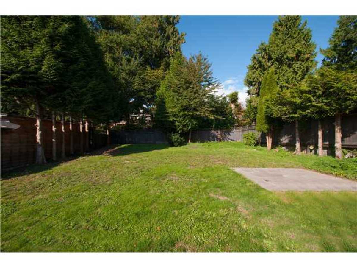 image-260588290-14.jpg at 556 West 21st Street, Hamilton, North Vancouver