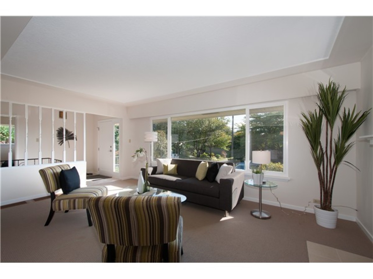 image-260588290-2.jpg at 556 West 21st Street, Hamilton, North Vancouver
