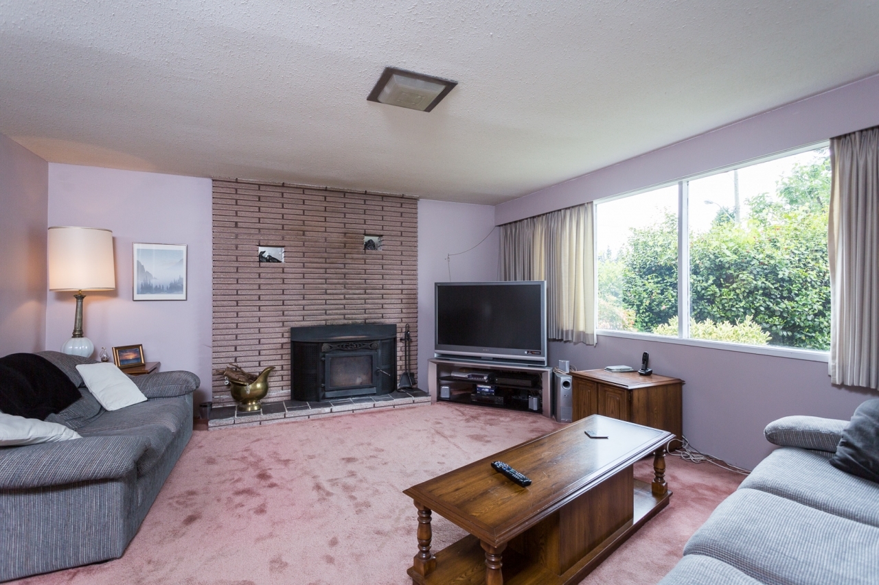Family Room Down at 4736 Highland Boulevard, Canyon Heights NV, North Vancouver