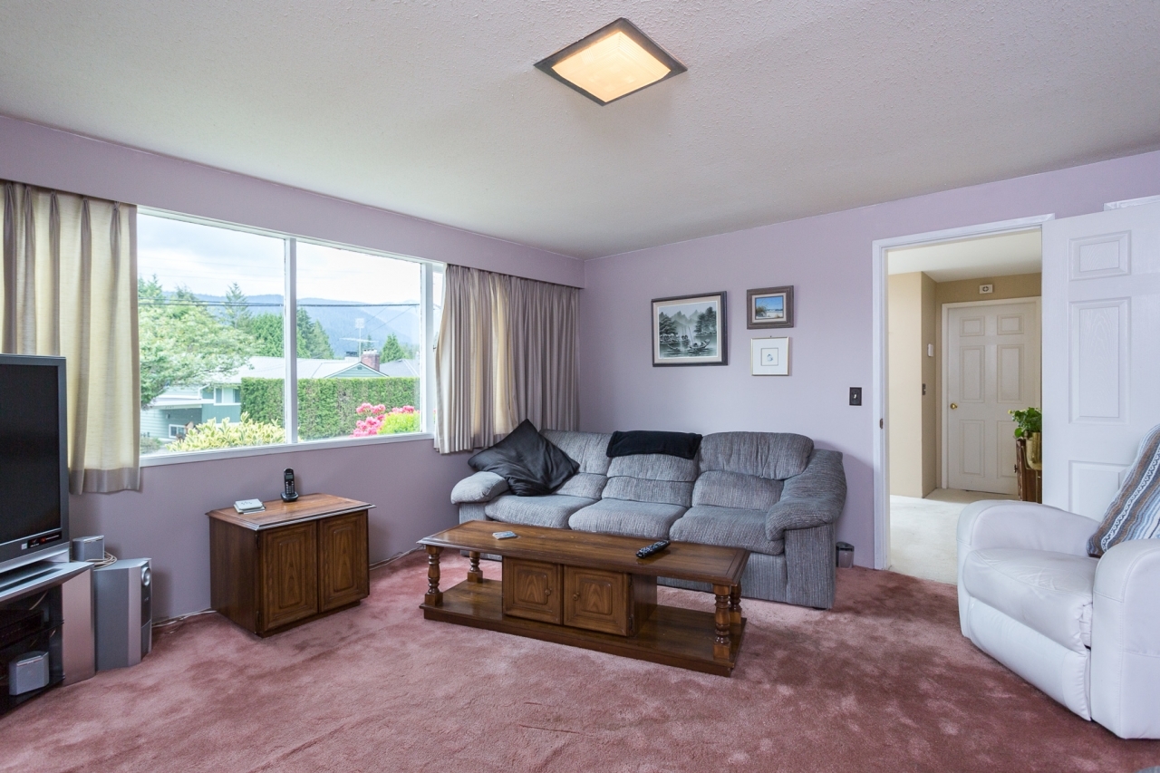 Family Room Down at 4736 Highland Boulevard, Canyon Heights NV, North Vancouver