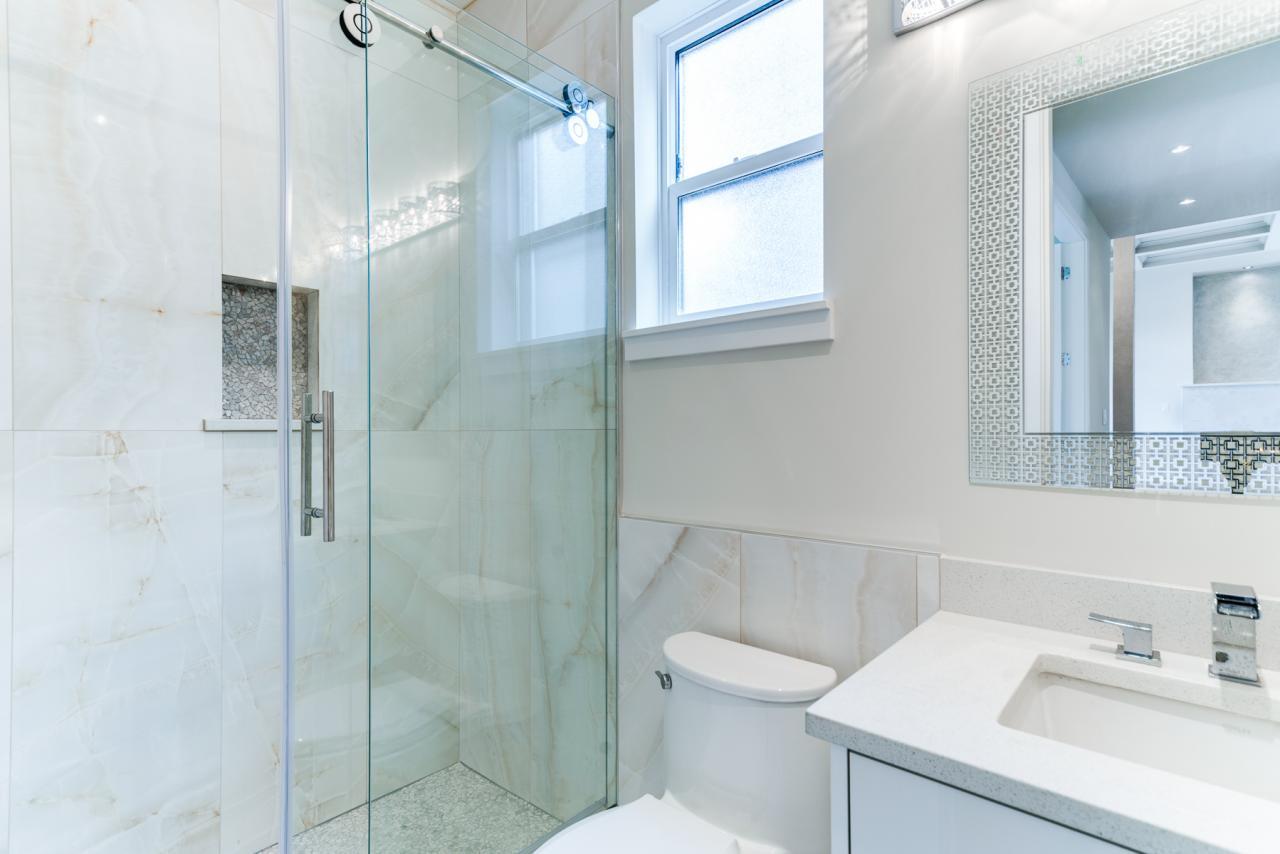 633-6th-Street-East-North-Vancouver-360hometours-17s at 633 East 6th Street, Queensbury, North Vancouver