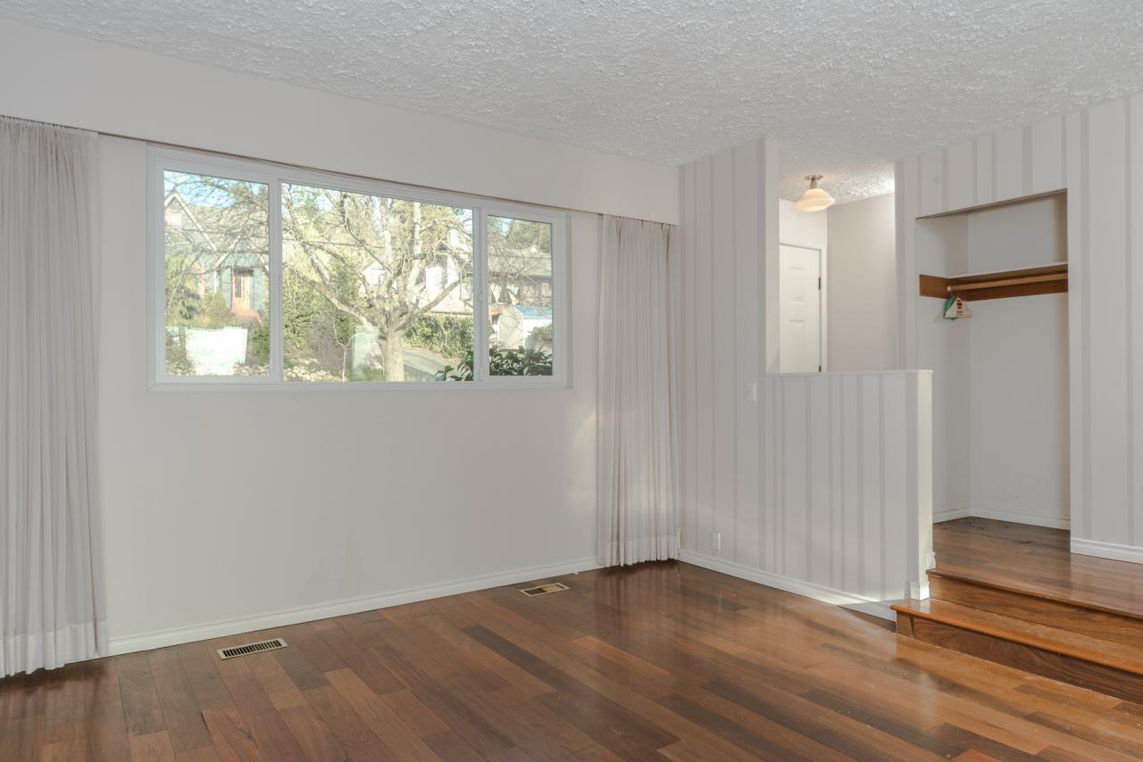 245-East-King-Road-North-Vancouver-360hometours-03s at 245 E Kings Road, Upper Lonsdale, North Vancouver