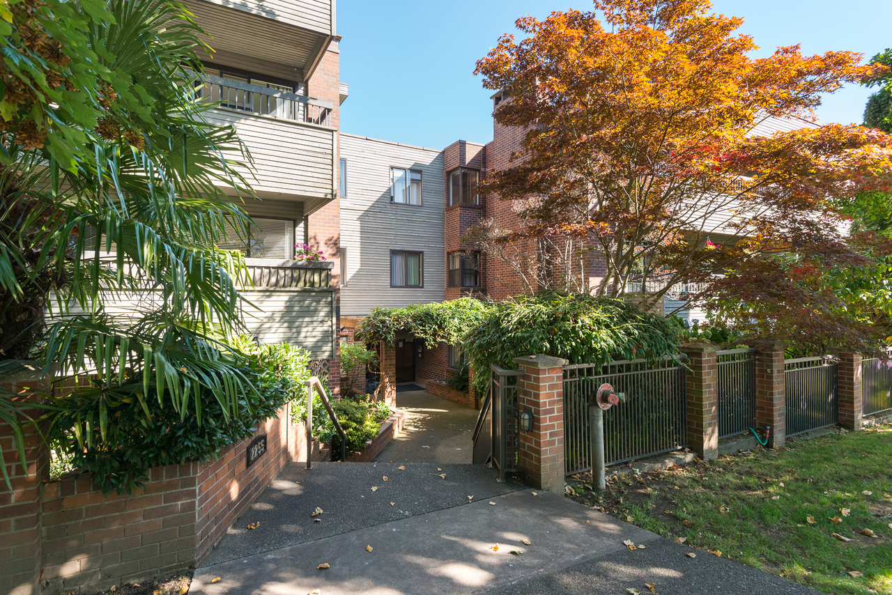 111---2255-York-St-Vancouver-360hometours-01s at 111 - 2255 York Avenue, Kitsilano, Vancouver West