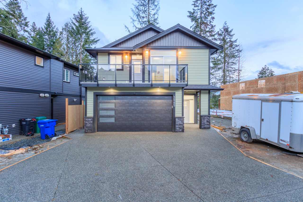 3945 Jingle Pot Road Nanaimo, BC House for Sale