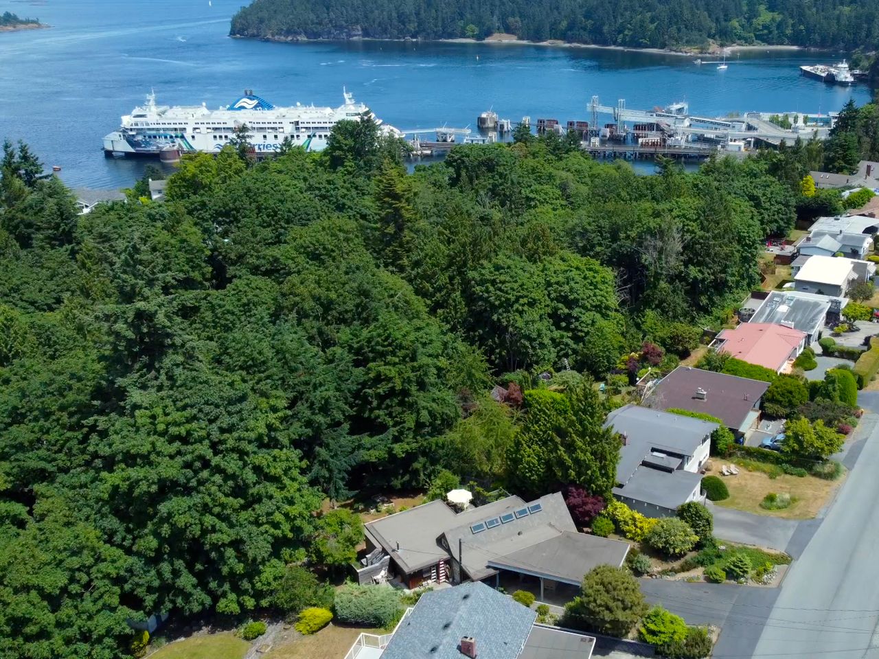 924 Beach Drive Nanaimo, BC House For Sale