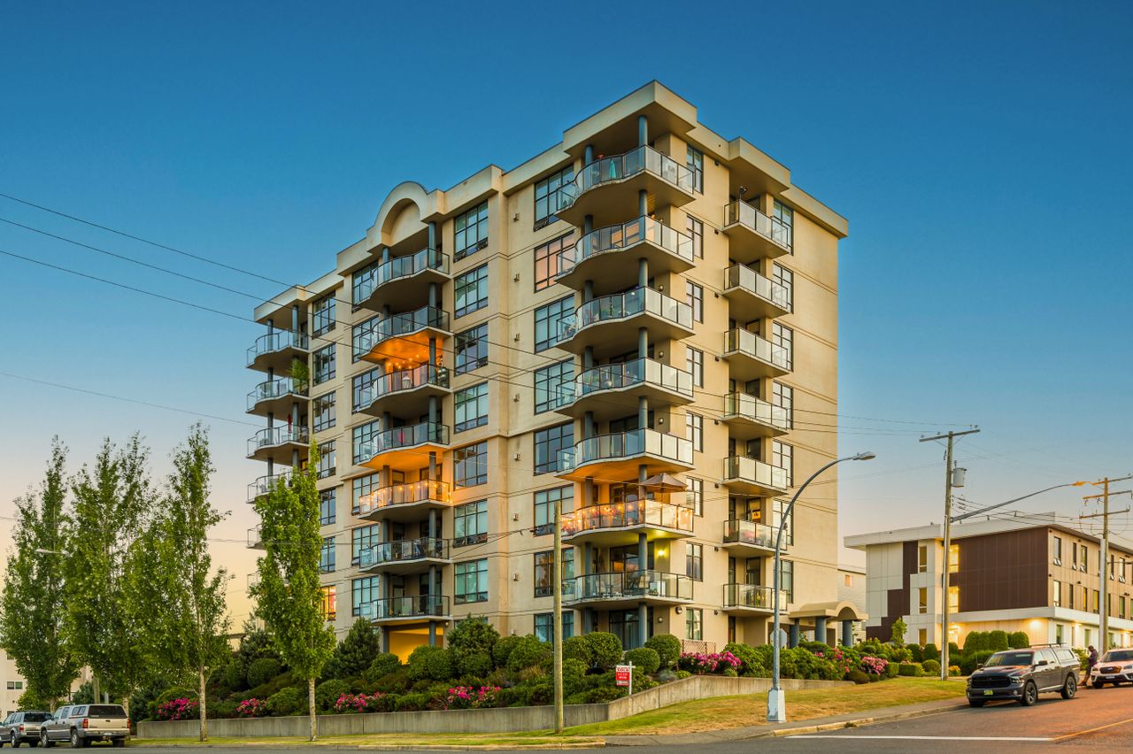 203225 Rosehill Street Nanaimo, BC Condo For Sale