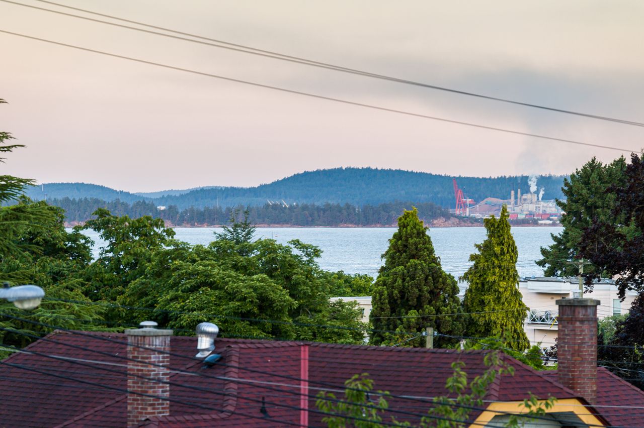 203225 Rosehill Street Nanaimo, BC Condo For Sale