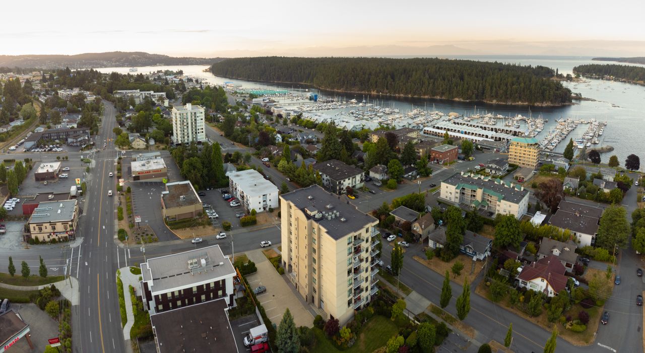 203225 Rosehill Street Nanaimo, BC Condo For Sale