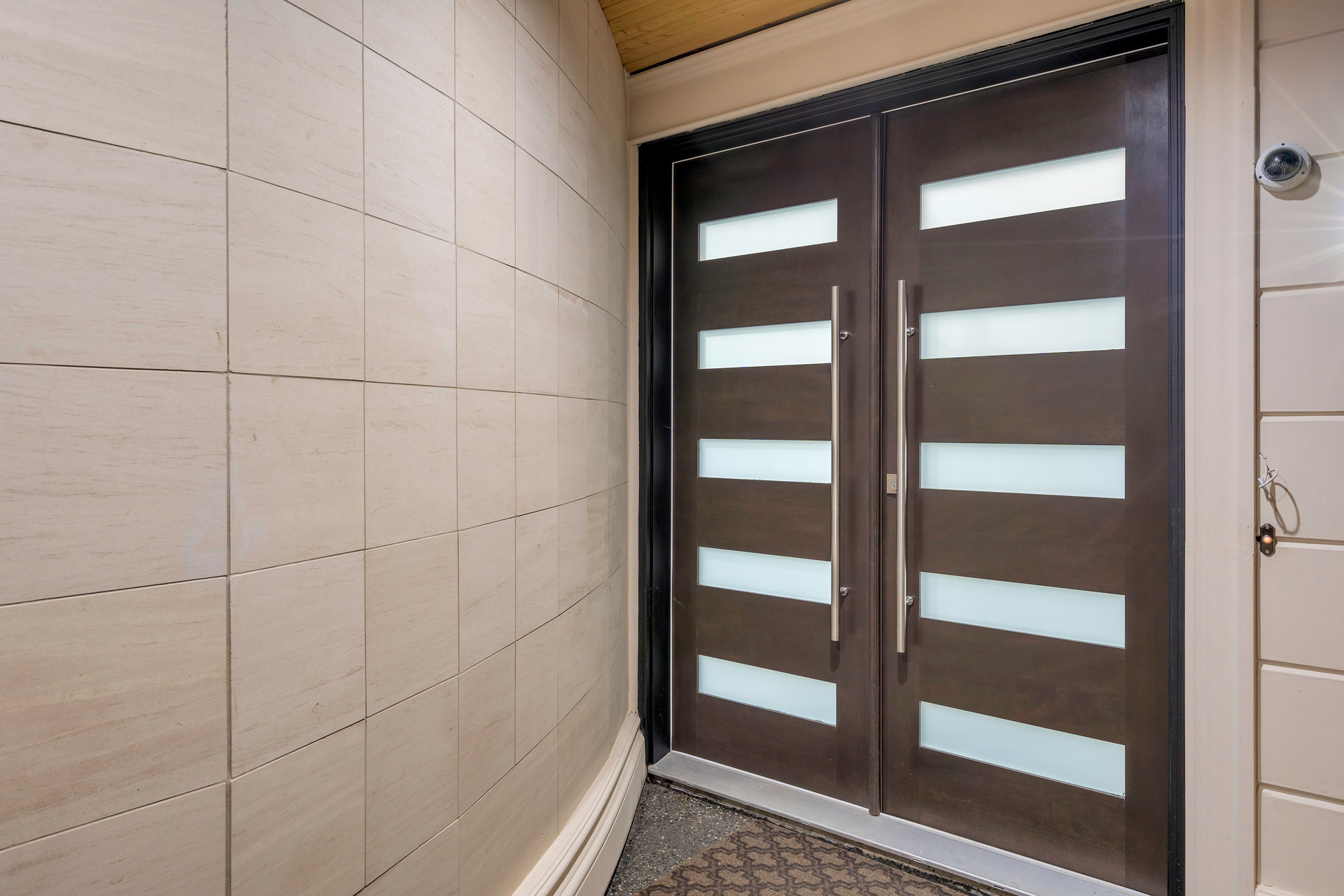 10180-finlayson-dr-360hometours-02