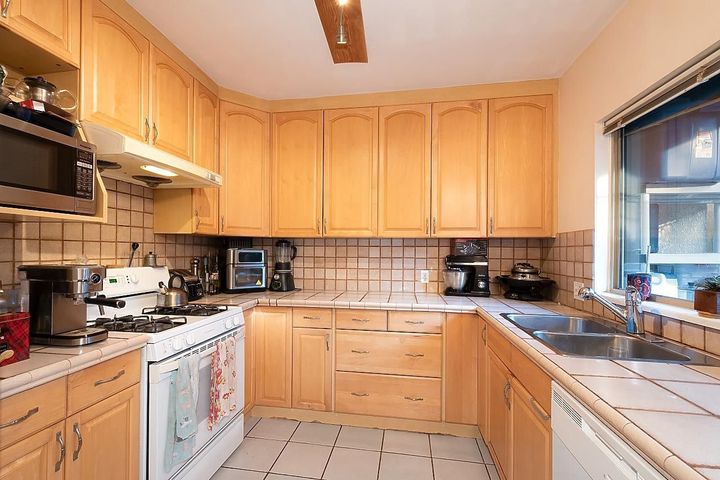 6347-argyle-avenue-horseshoe-bay-wv-west-vancouver-06 at 6347 Argyle Avenue, Horseshoe Bay WV, West Vancouver