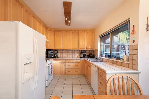 6347-argyle-avenue-horseshoe-bay-wv-west-vancouver-05 at 6347 Argyle Avenue, Horseshoe Bay WV, West Vancouver 6347-argyle-avenue-horseshoe-bay-wv-west-vancouver-05 at 6347 Argyle Avenue, Horseshoe Bay WV, West Vancouver