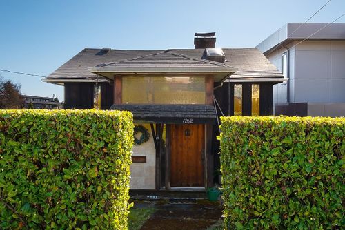 1202-duchess-avenue-ambleside-west-vancouver-05 at 1202 Duchess Avenue, Ambleside, West Vancouver 1202-duchess-avenue-ambleside-west-vancouver-05 at 1202 Duchess Avenue, Ambleside, West Vancouver