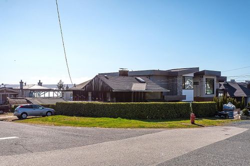 1202-duchess-avenue-ambleside-west-vancouver-06 at 1202 Duchess Avenue, Ambleside, West Vancouver 1202-duchess-avenue-ambleside-west-vancouver-06 at 1202 Duchess Avenue, Ambleside, West Vancouver