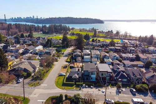 1202-duchess-avenue-ambleside-west-vancouver-09 at 1202 Duchess Avenue, Ambleside, West Vancouver 1202-duchess-avenue-ambleside-west-vancouver-09 at 1202 Duchess Avenue, Ambleside, West Vancouver