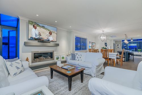 2344-marine-drive-west-vancouver-13 at 2344 Marine Drive, Dundarave, West Vancouver 2344-marine-drive-west-vancouver-13 at 2344 Marine Drive, Dundarave, West Vancouver