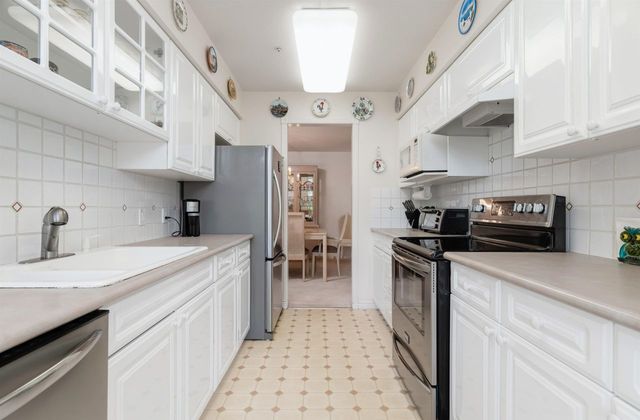 1144-strathaven-drive-northlands-north-vancouver-18 at 301 - 1144 Strathaven Drive, Northlands, North Vancouver 1144-strathaven-drive-northlands-north-vancouver-18 at 301 - 1144 Strathaven Drive, Northlands, North Vancouver