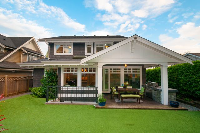 045 at 2215 Jefferson Avenue, Dundarave, West Vancouver 045 at 2215 Jefferson Avenue, Dundarave, West Vancouver