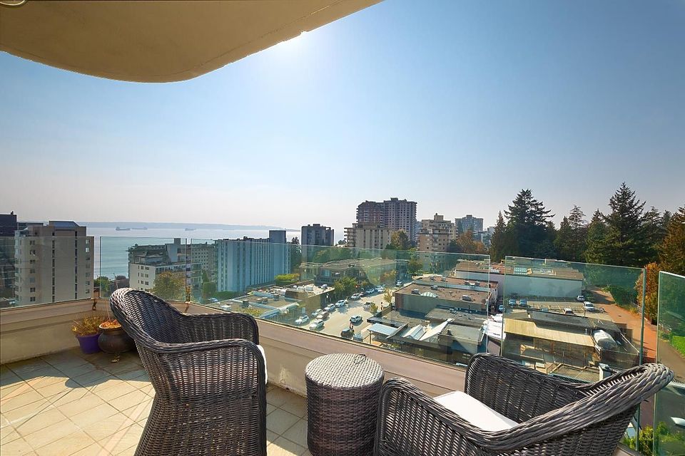 570-18th-street-ambleside-west-vancouver-20 at 901 - 570 18th Street, Ambleside, West Vancouver