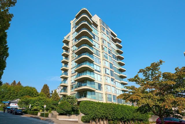 570-18th-street-ambleside-west-vancouver-03 at 901 - 570 18th Street, Ambleside, West Vancouver 570-18th-street-ambleside-west-vancouver-03 at 901 - 570 18th Street, Ambleside, West Vancouver