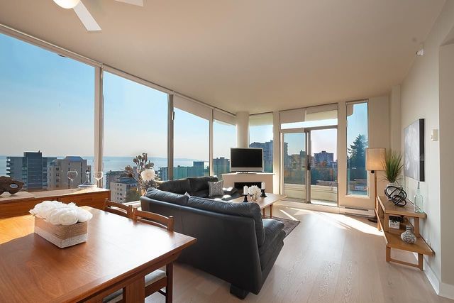 570-18th-street-ambleside-west-vancouver-05 at 901 - 570 18th Street, Ambleside, West Vancouver