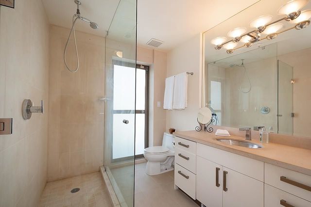 570-18th-street-ambleside-west-vancouver-11 at 901 - 570 18th Street, Ambleside, West Vancouver