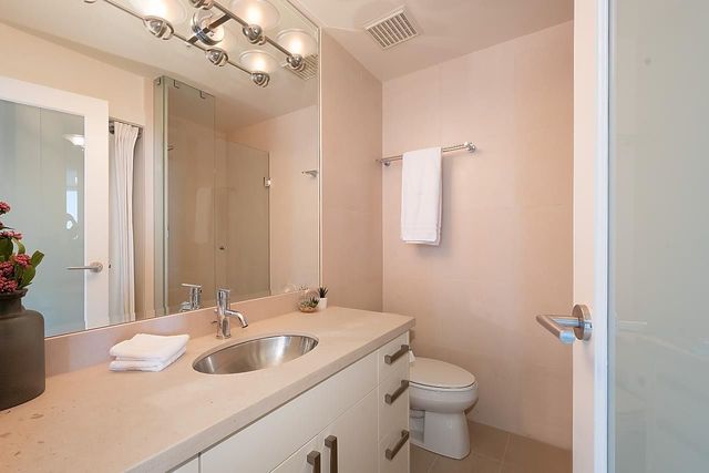 570-18th-street-ambleside-west-vancouver-13 at 901 - 570 18th Street, Ambleside, West Vancouver