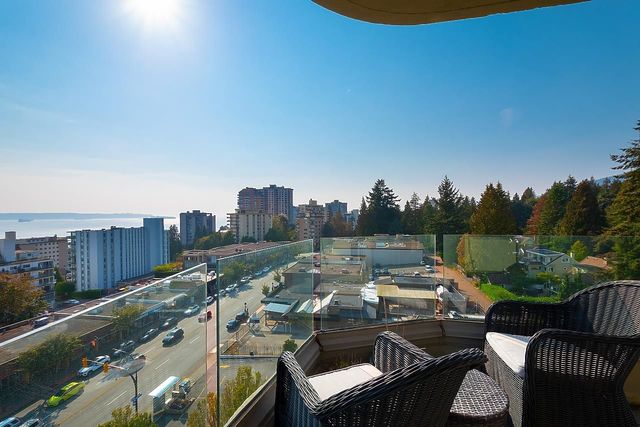 570-18th-street-ambleside-west-vancouver-17 at 901 - 570 18th Street, Ambleside, West Vancouver