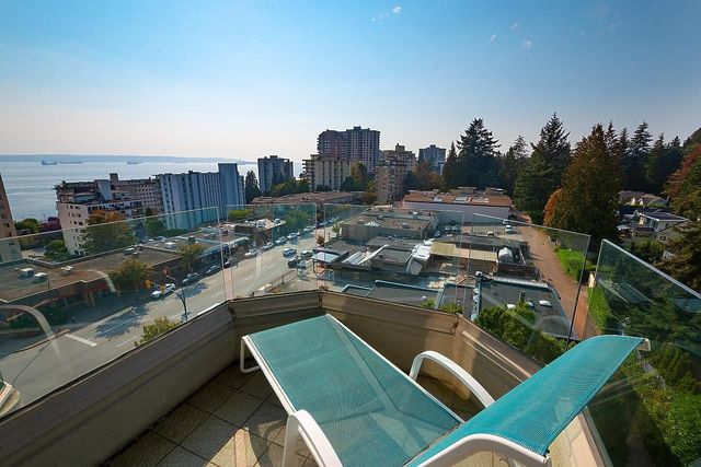 570-18th-street-ambleside-west-vancouver-19 at 901 - 570 18th Street, Ambleside, West Vancouver