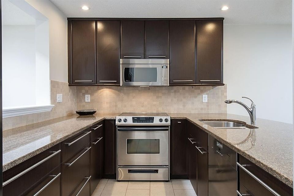 262759194-12 at 303 - 2455 Bellevue Avenue, Dundarave, West Vancouver