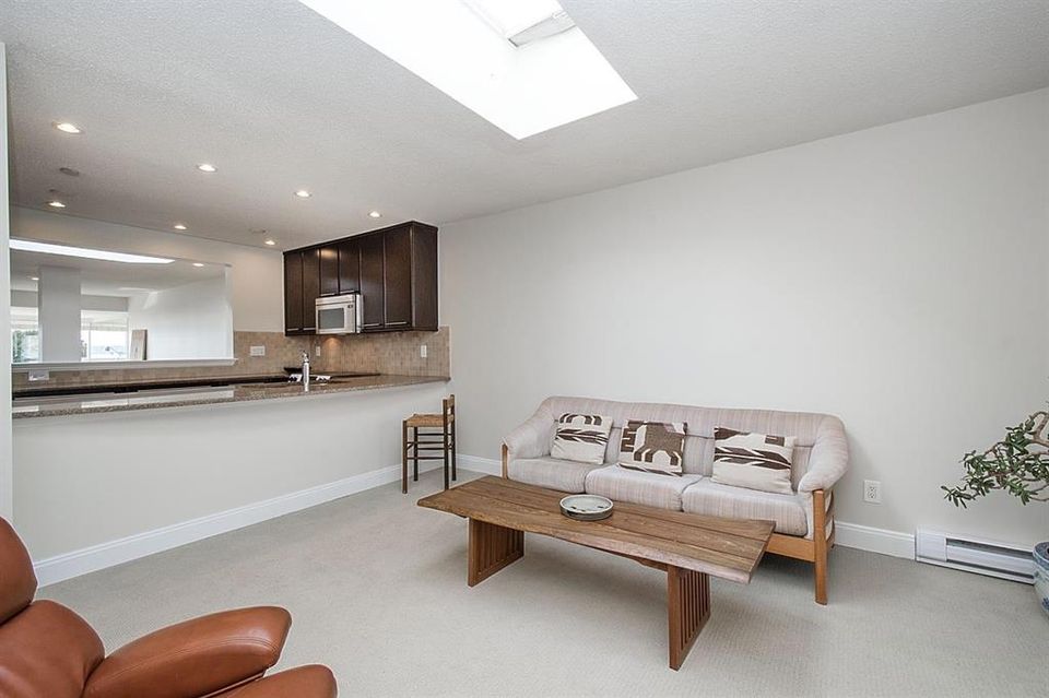 262759194-17 at 303 - 2455 Bellevue Avenue, Dundarave, West Vancouver