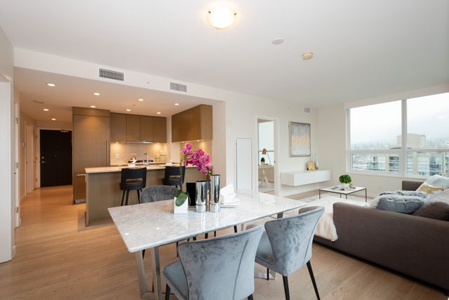 020 at 902 - 112 East 13th Street, Central Lonsdale, North Vancouver 020 at 902 - 112 East 13th Street, Central Lonsdale, North Vancouver