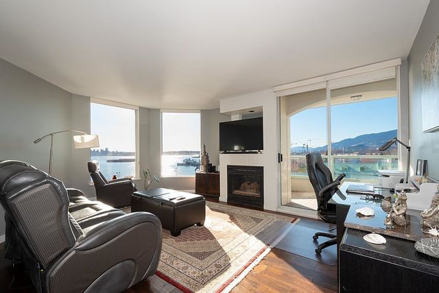 168-chadwick-court-lower-lonsdale-north-vancouver-04 at 610 - 168 Chadwick Court, Lower Lonsdale, North Vancouver 168-chadwick-court-lower-lonsdale-north-vancouver-04 at 610 - 168 Chadwick Court, Lower Lonsdale, North Vancouver