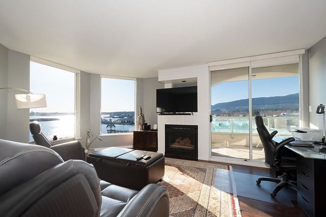 168-chadwick-court-lower-lonsdale-north-vancouver-05 at 610 - 168 Chadwick Court, Lower Lonsdale, North Vancouver 168-chadwick-court-lower-lonsdale-north-vancouver-05 at 610 - 168 Chadwick Court, Lower Lonsdale, North Vancouver