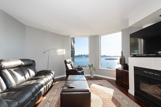 168-chadwick-court-lower-lonsdale-north-vancouver-06 at 610 - 168 Chadwick Court, Lower Lonsdale, North Vancouver 168-chadwick-court-lower-lonsdale-north-vancouver-06 at 610 - 168 Chadwick Court, Lower Lonsdale, North Vancouver