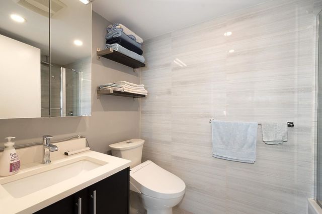 168-chadwick-court-lower-lonsdale-north-vancouver-27 at 610 - 168 Chadwick Court, Lower Lonsdale, North Vancouver 168-chadwick-court-lower-lonsdale-north-vancouver-27 at 610 - 168 Chadwick Court, Lower Lonsdale, North Vancouver