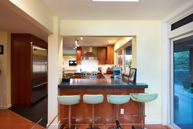 1345-sinclair-street-ambleside-west-vancouver-08 at 1345 Sinclair Street, Ambleside, West Vancouver 1345-sinclair-street-ambleside-west-vancouver-08 at 1345 Sinclair Street, Ambleside, West Vancouver