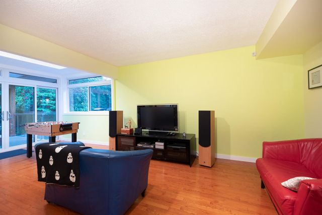 1345-sinclair-street-ambleside-west-vancouver-15 at 1345 Sinclair Street, Ambleside, West Vancouver 1345-sinclair-street-ambleside-west-vancouver-15 at 1345 Sinclair Street, Ambleside, West Vancouver