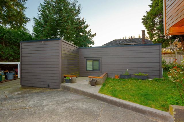 1345-sinclair-street-ambleside-west-vancouver-32 at 1345 Sinclair Street, Ambleside, West Vancouver 1345-sinclair-street-ambleside-west-vancouver-32 at 1345 Sinclair Street, Ambleside, West Vancouver