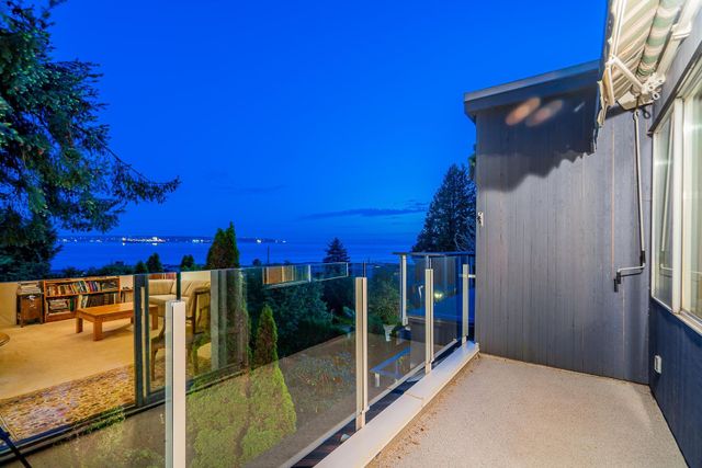 2303-bellevue-avenue-dundarave-west-vancouver-03 at 2303 Bellevue Avenue, Dundarave, West Vancouver