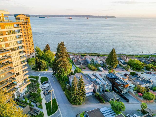 2303-bellevue-avenue-dundarave-west-vancouver-05 at 2303 Bellevue Avenue, Dundarave, West Vancouver