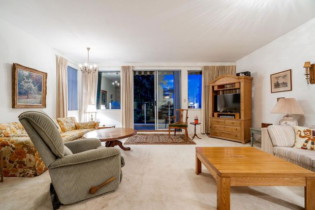 2303-bellevue-avenue-dundarave-west-vancouver-08 at 2303 Bellevue Avenue, Dundarave, West Vancouver 2303-bellevue-avenue-dundarave-west-vancouver-08 at 2303 Bellevue Avenue, Dundarave, West Vancouver