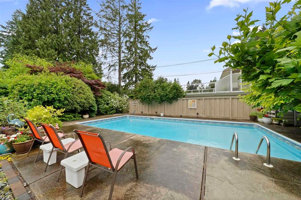 262811785-28 at 807 21st Street, Mosquito Creek, North Vancouver